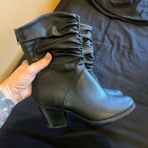 MARSHALLS BOOTIES WORE ONCE SIZE 7.0/7.5